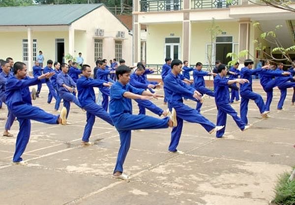 Cai nghien tai trung tam