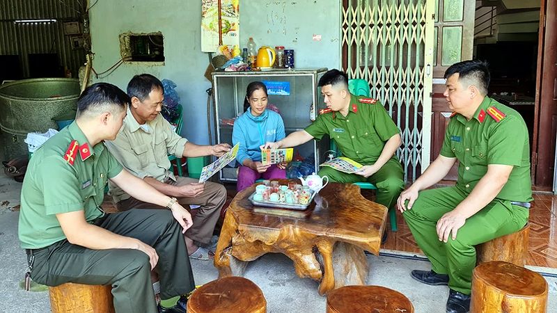 Đem lại bình yên cho cuộc sống nhân dân ảnh 2